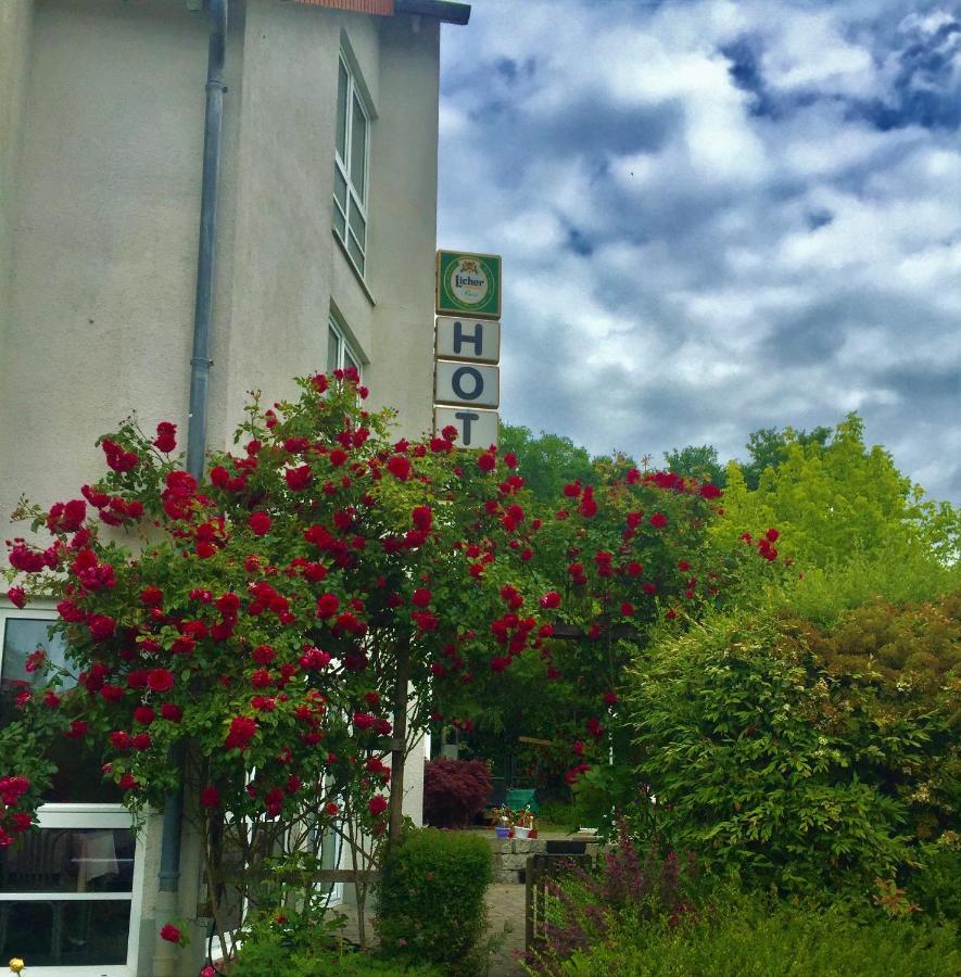 Hotel Garni Am Schäfersberg Niedernhausen Exteriör bild