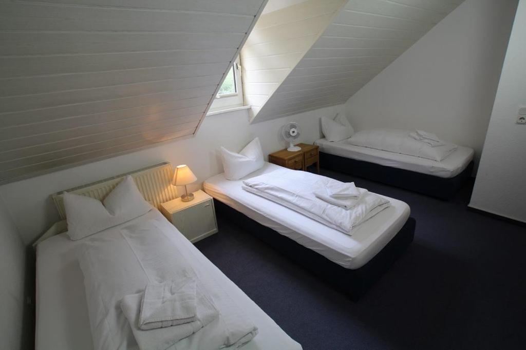 Hotel Garni Am Schäfersberg Niedernhausen Exteriör bild