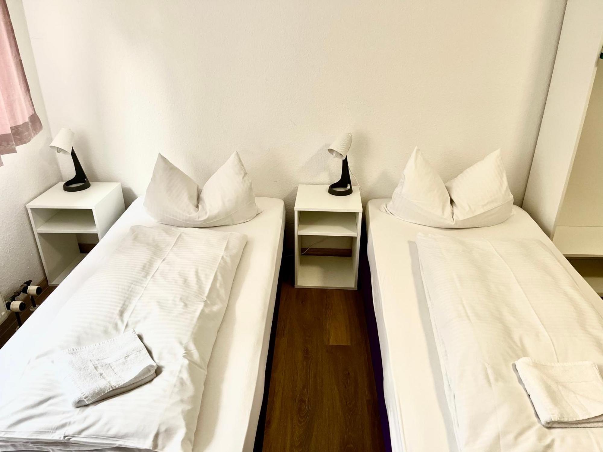 Hotel Garni Am Schäfersberg Niedernhausen Exteriör bild