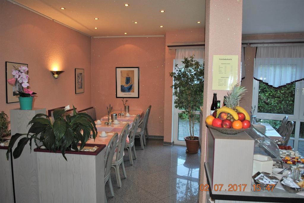 Hotel Garni Am Schäfersberg Niedernhausen Exteriör bild