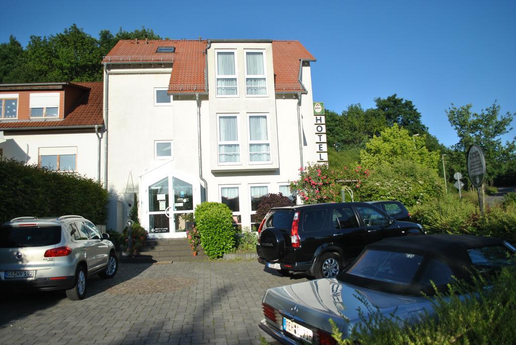 Hotel Garni Am Schäfersberg Niedernhausen Exteriör bild