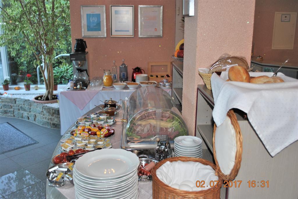 Hotel Garni Am Schäfersberg Niedernhausen Exteriör bild