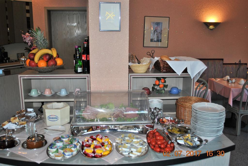 Hotel Garni Am Schäfersberg Niedernhausen Exteriör bild