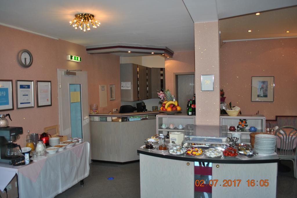 Hotel Garni Am Schäfersberg Niedernhausen Exteriör bild