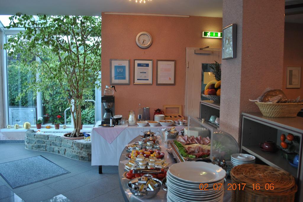 Hotel Garni Am Schäfersberg Niedernhausen Exteriör bild