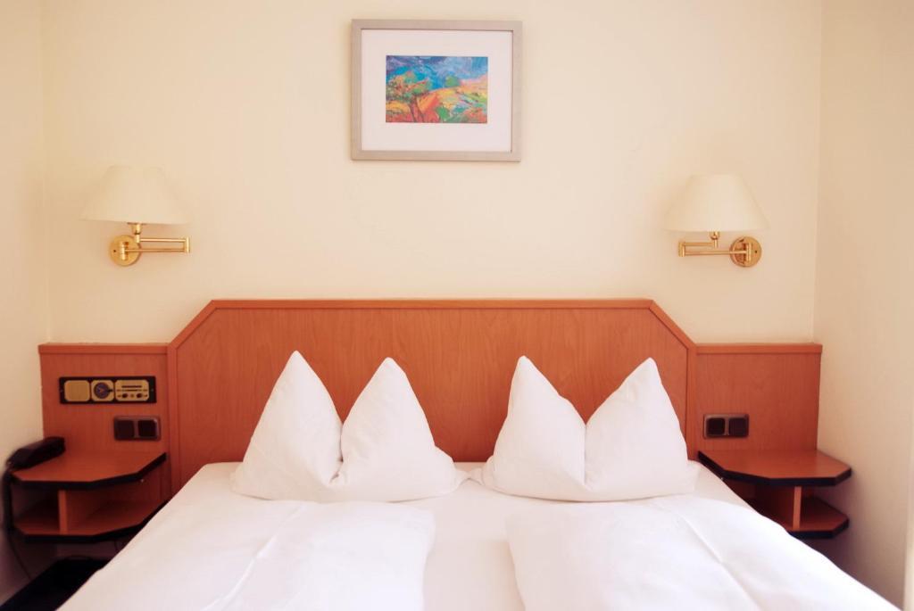 Hotel Garni Am Schäfersberg Niedernhausen Rum bild